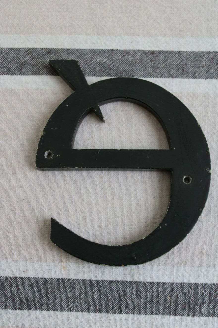 Set of 2 letters of sign