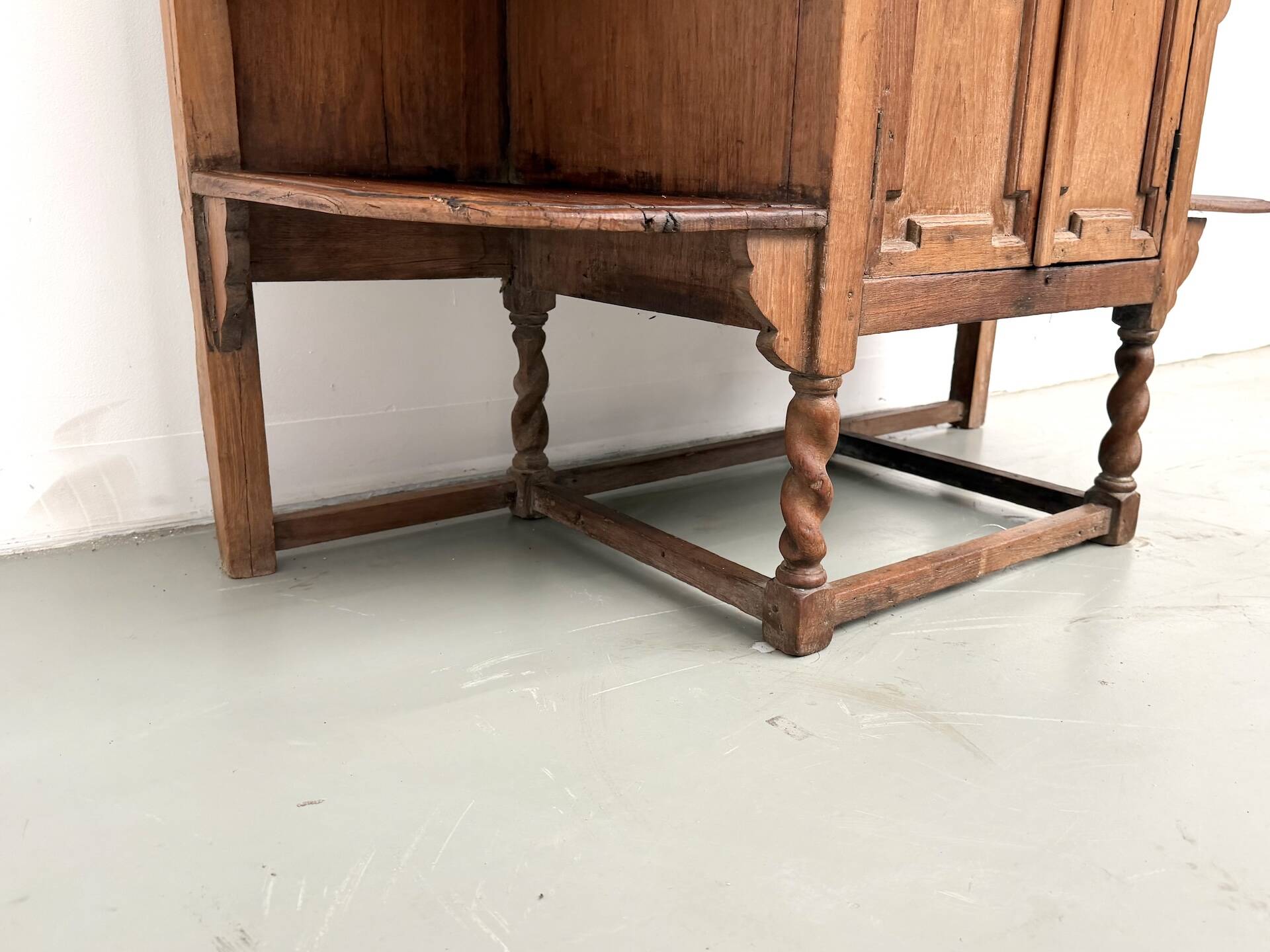 Popular Art cabinet sideboard, 1900