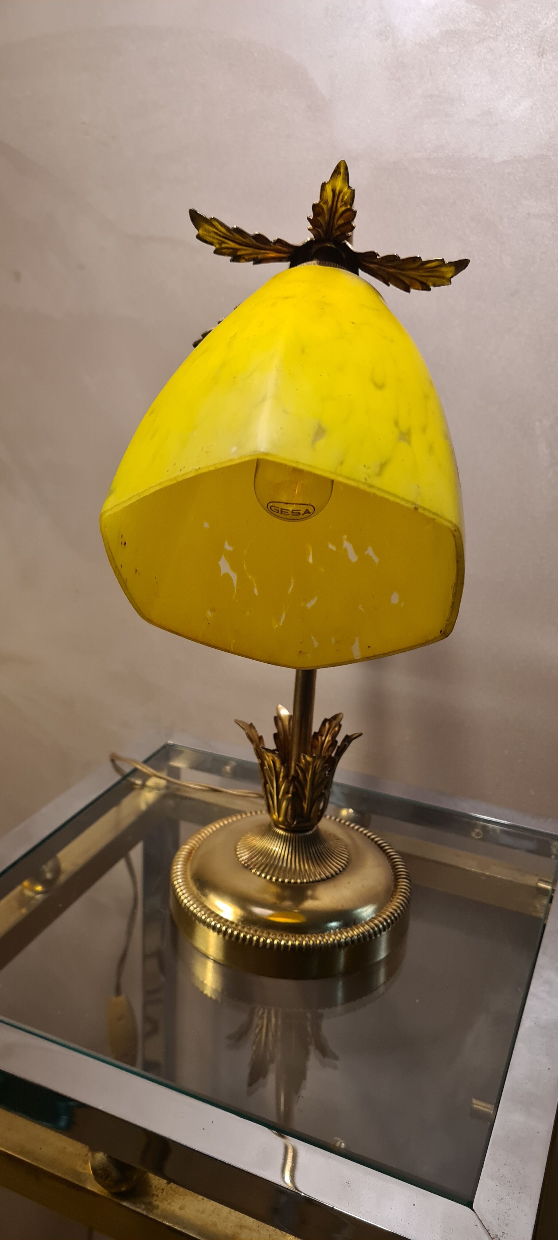 Golden steel lamp, with tulip old marbled yellow glass paste,