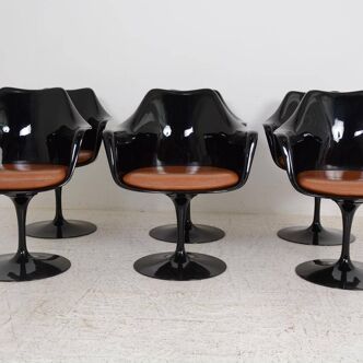 Suite of 6 “Tulip” armchairs by Eero Saarinen for Knoll international.