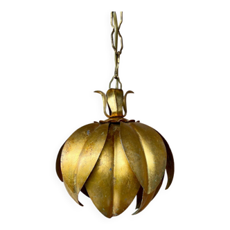 Vintage pendant light in gold metal.