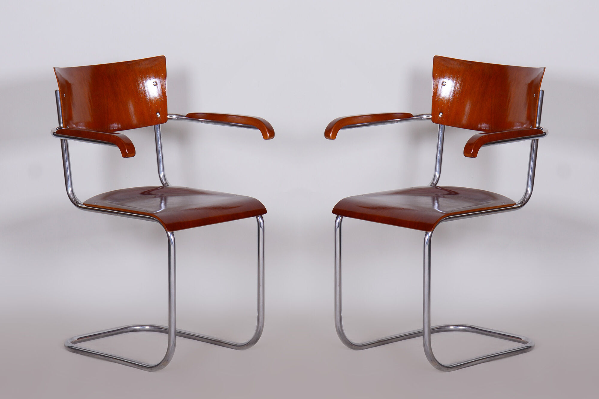 Set of Two Restored Bauhaus Armchairs, Mart Stam, Beech Plywood, Germany, 1930s