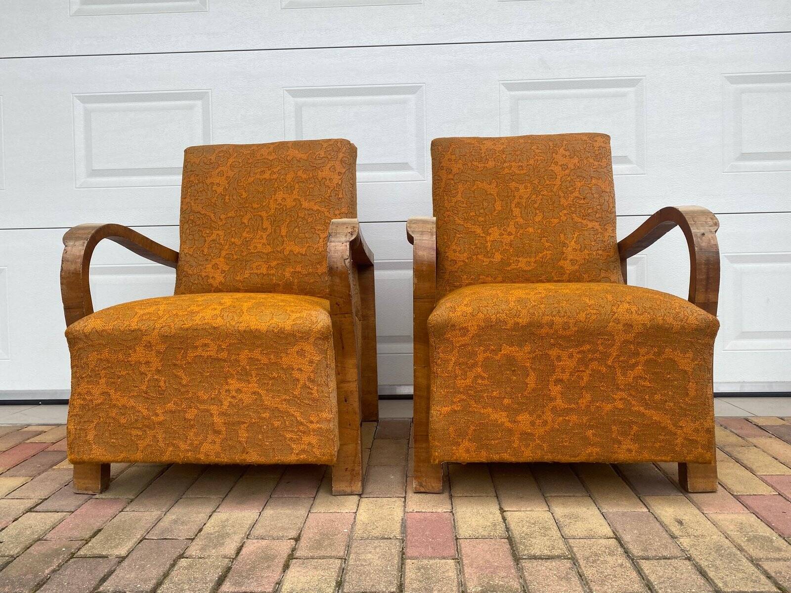 Set of Art Deco Italian chairs in walnut, 1920s