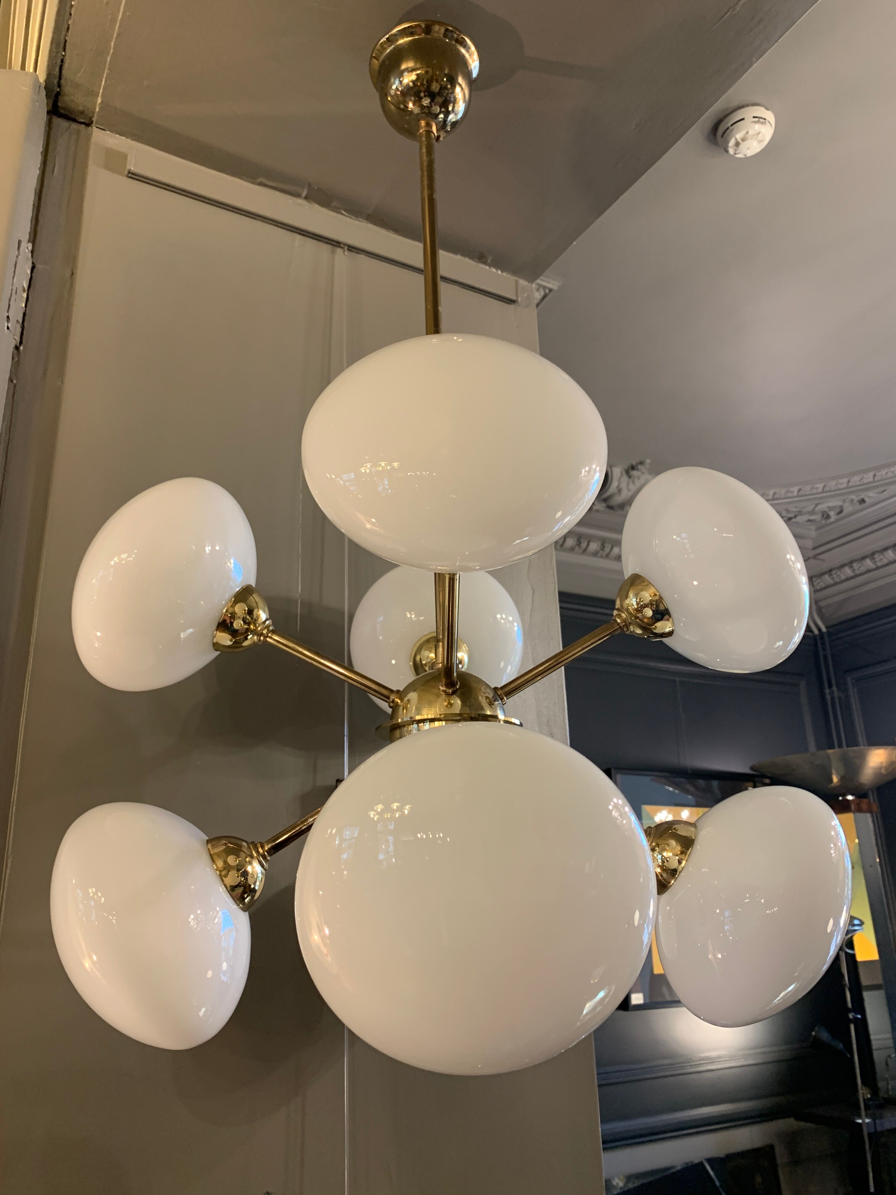 Chandelier pendant lamp design sputnik in golden brass, 8 globes balls opaline glass, ca 1970s