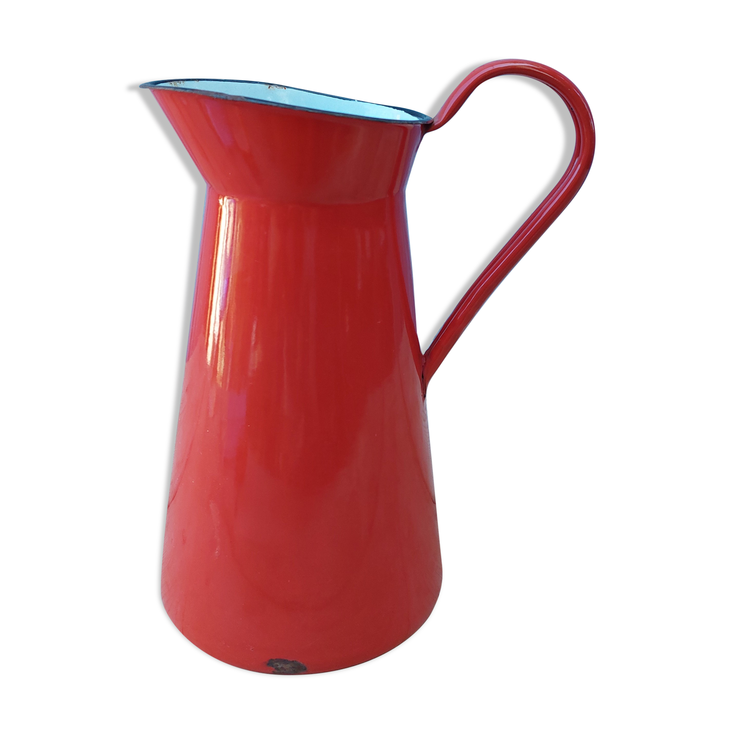 Red enamelled broc