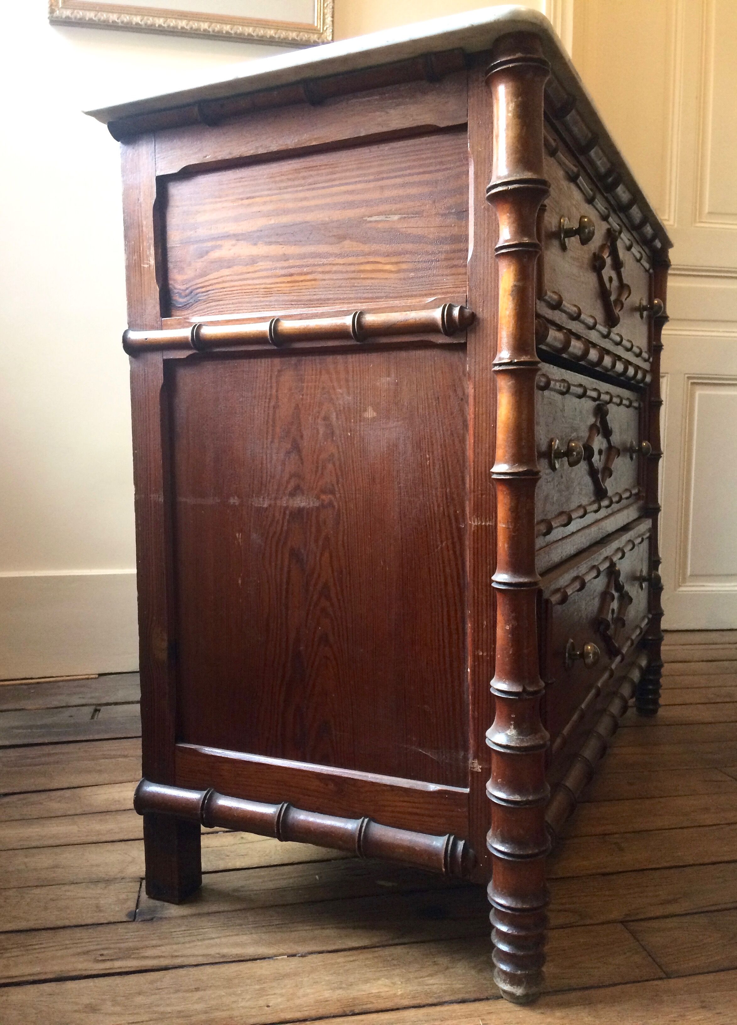 Commode en pitchpin fin XIXème
