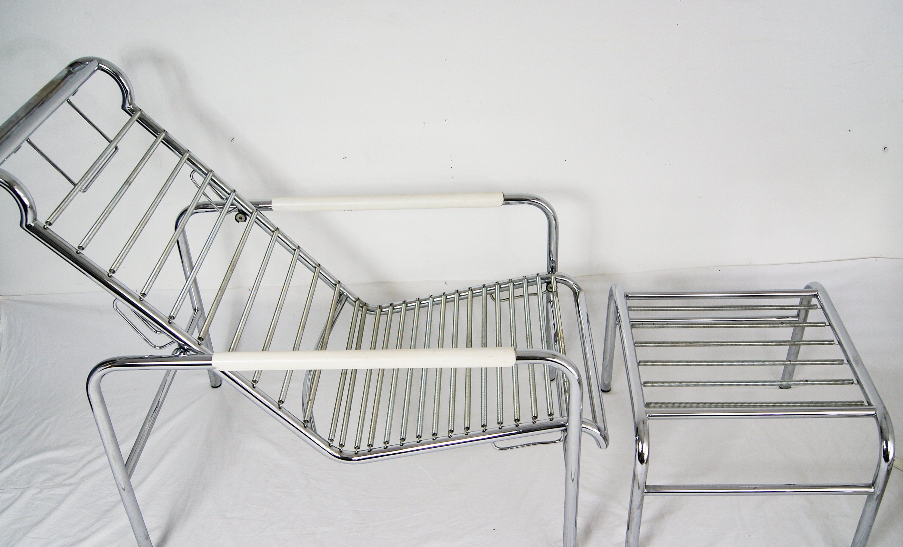 Leather armchair and footstool 'Genni' by Gabriele Mucchi For Zanotta