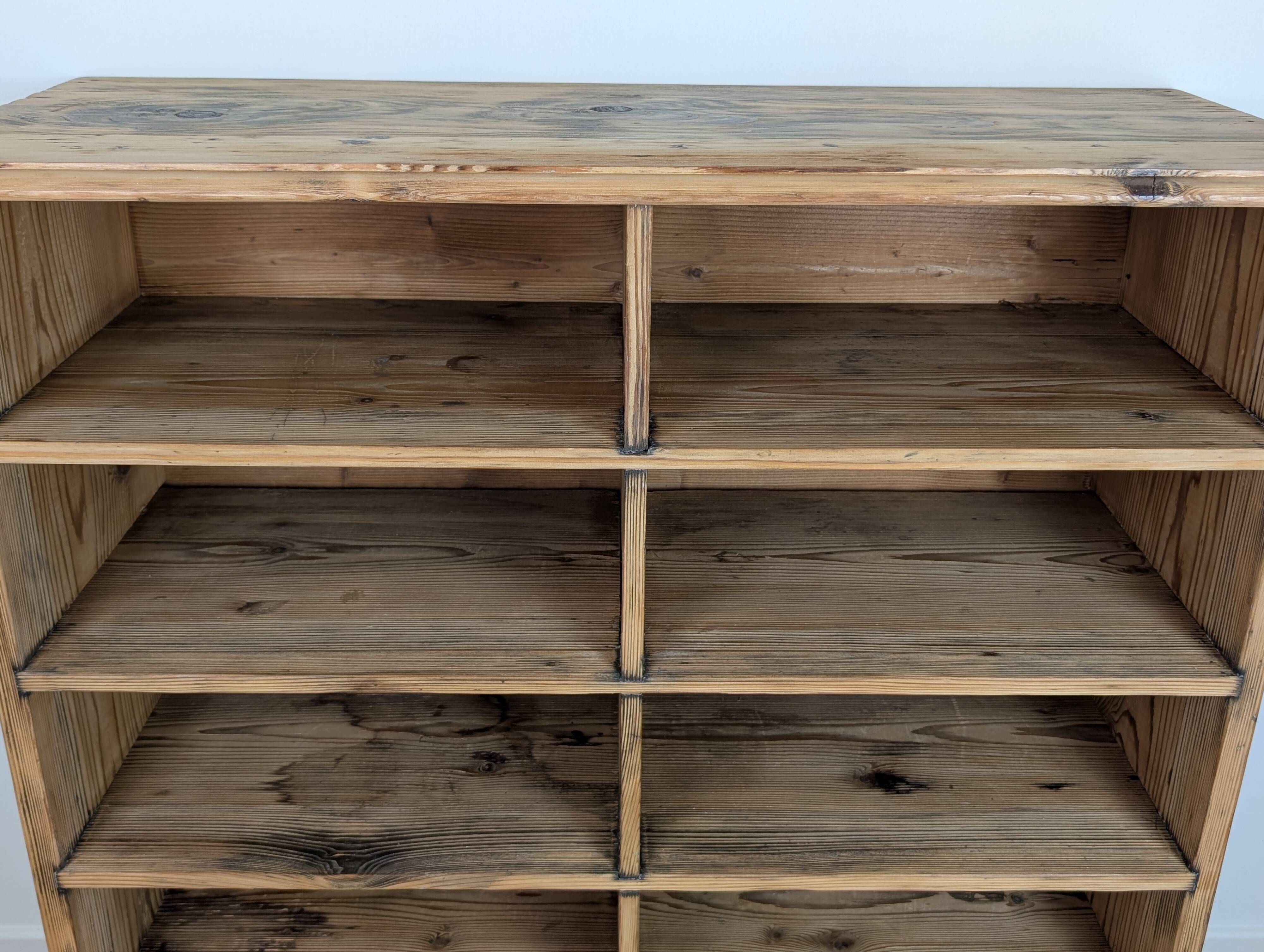 Workshop furniture with lockers