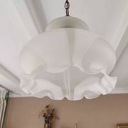 Suspension française en verre des années 1970