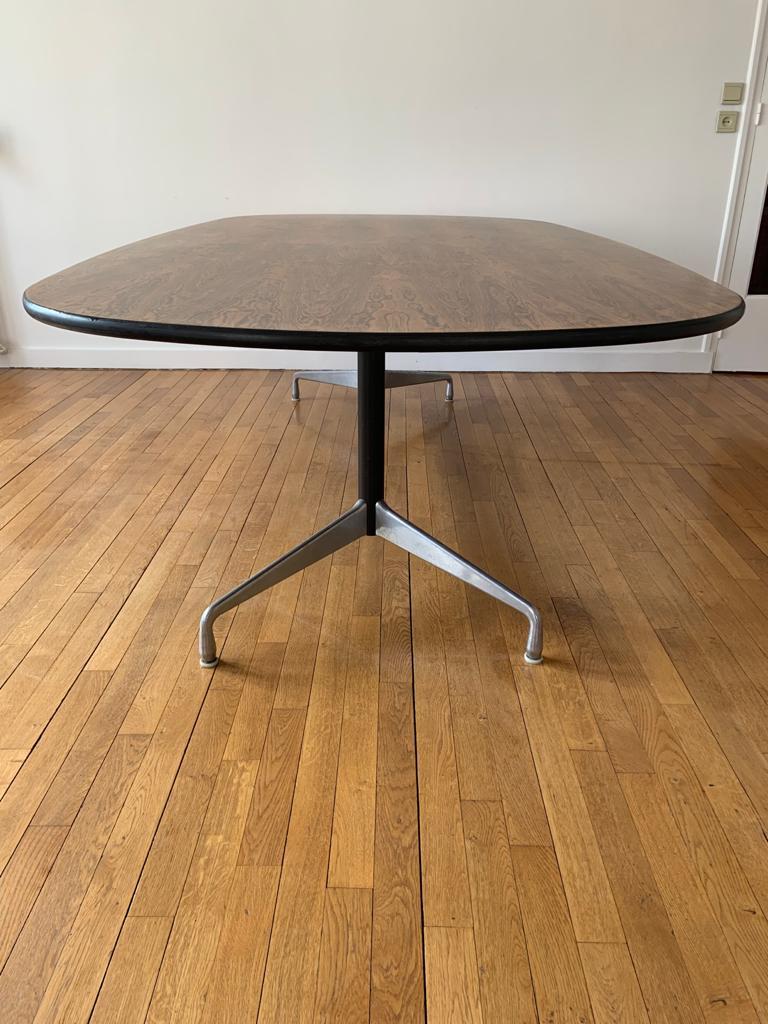 Rosewood table by Charles and Ray Eames, edition Herman Miller