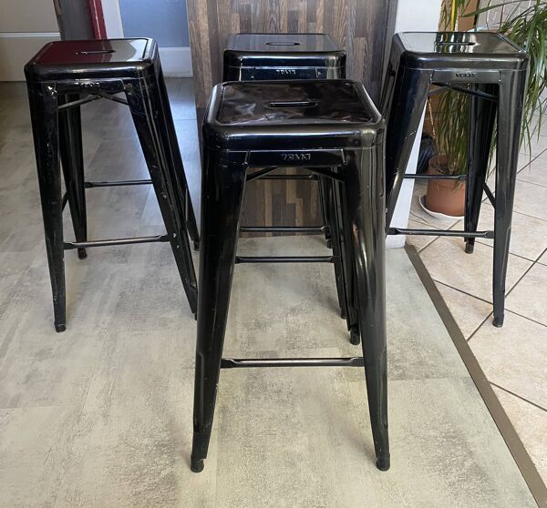 Tabouret haut de bar industriel tolix h75 empilables noir