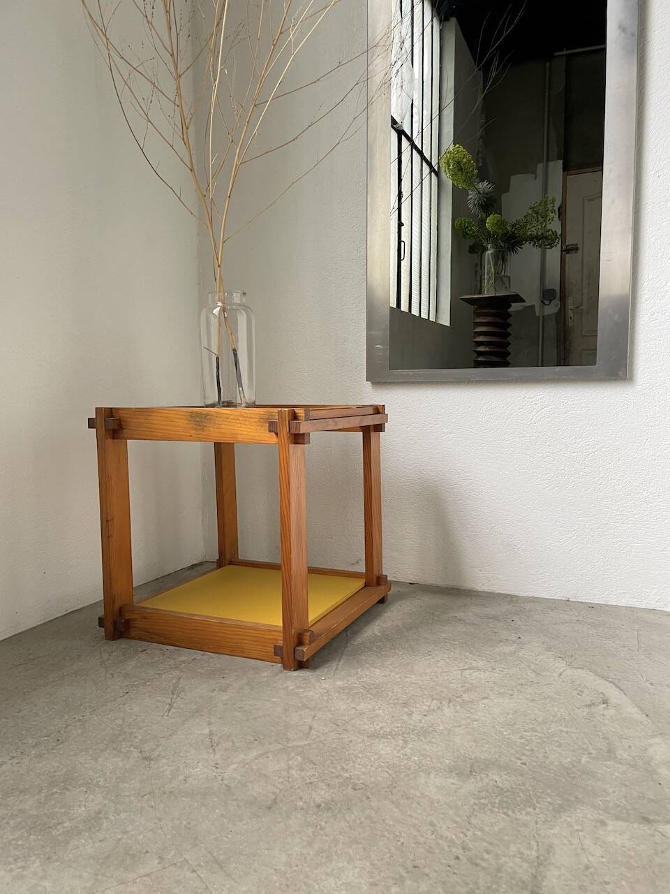 Bedside “cube” side table in pine DLG Regain