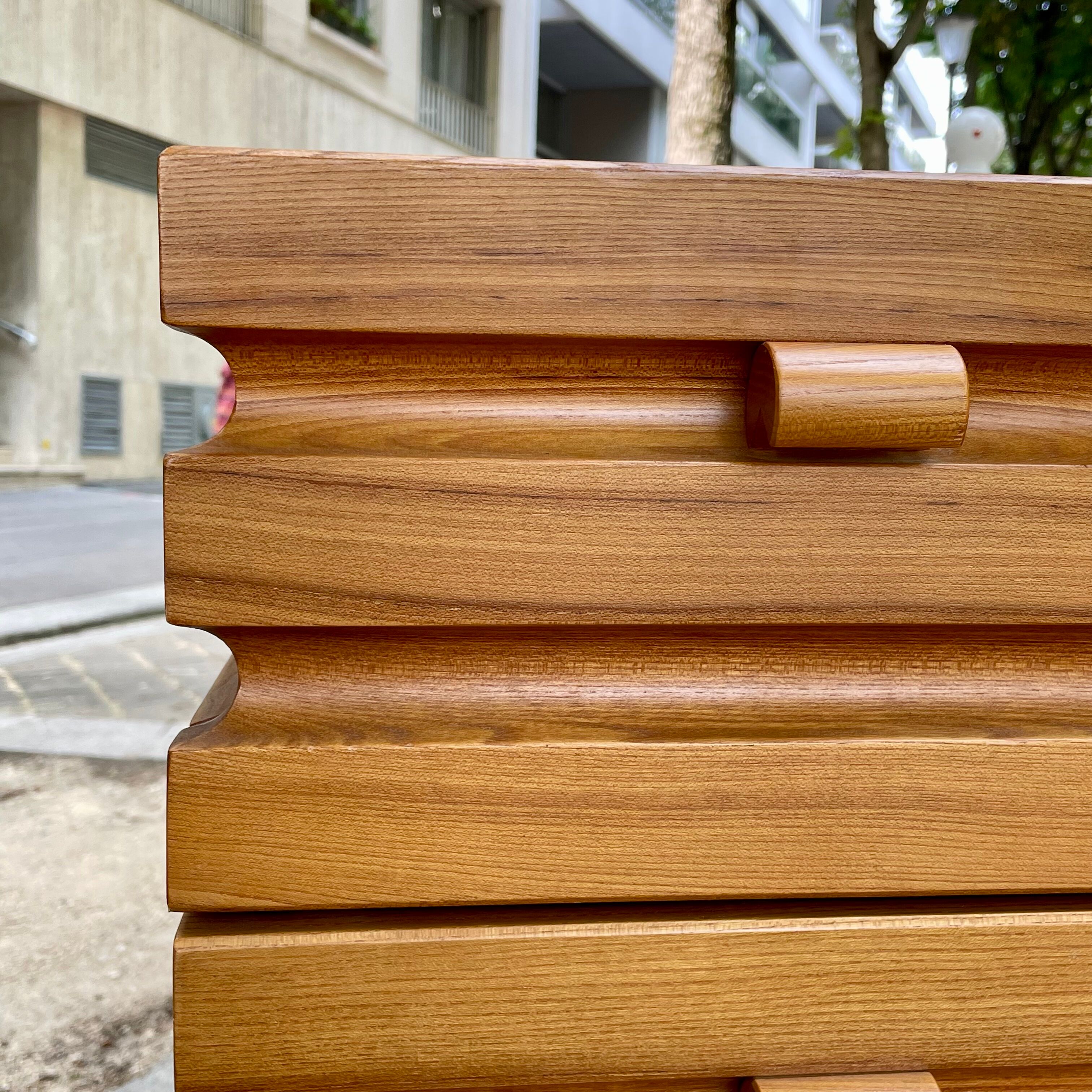 Brutalist chest of drawers in solid elm, Maison Regain, 1970