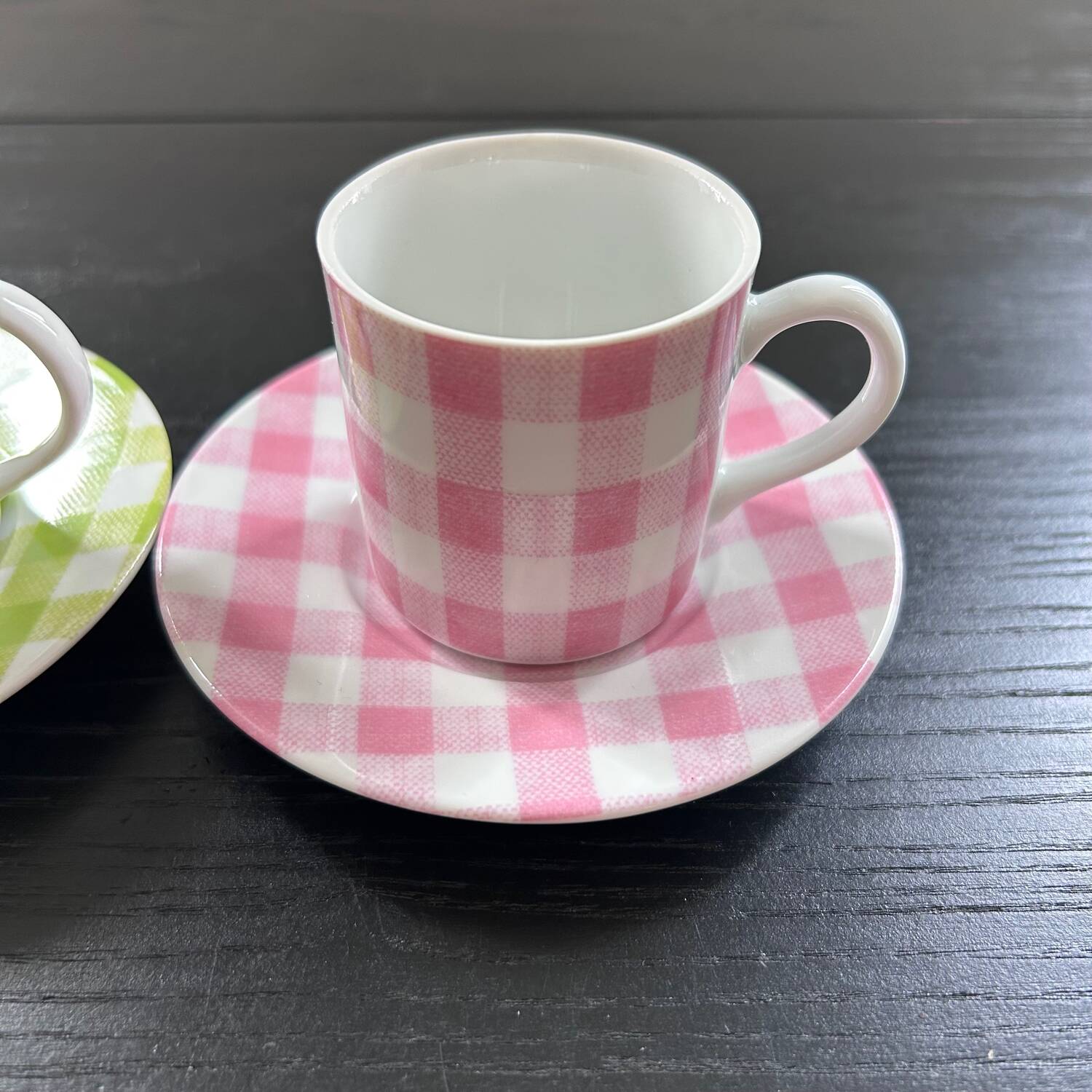 Paire de tasses décor Vichy