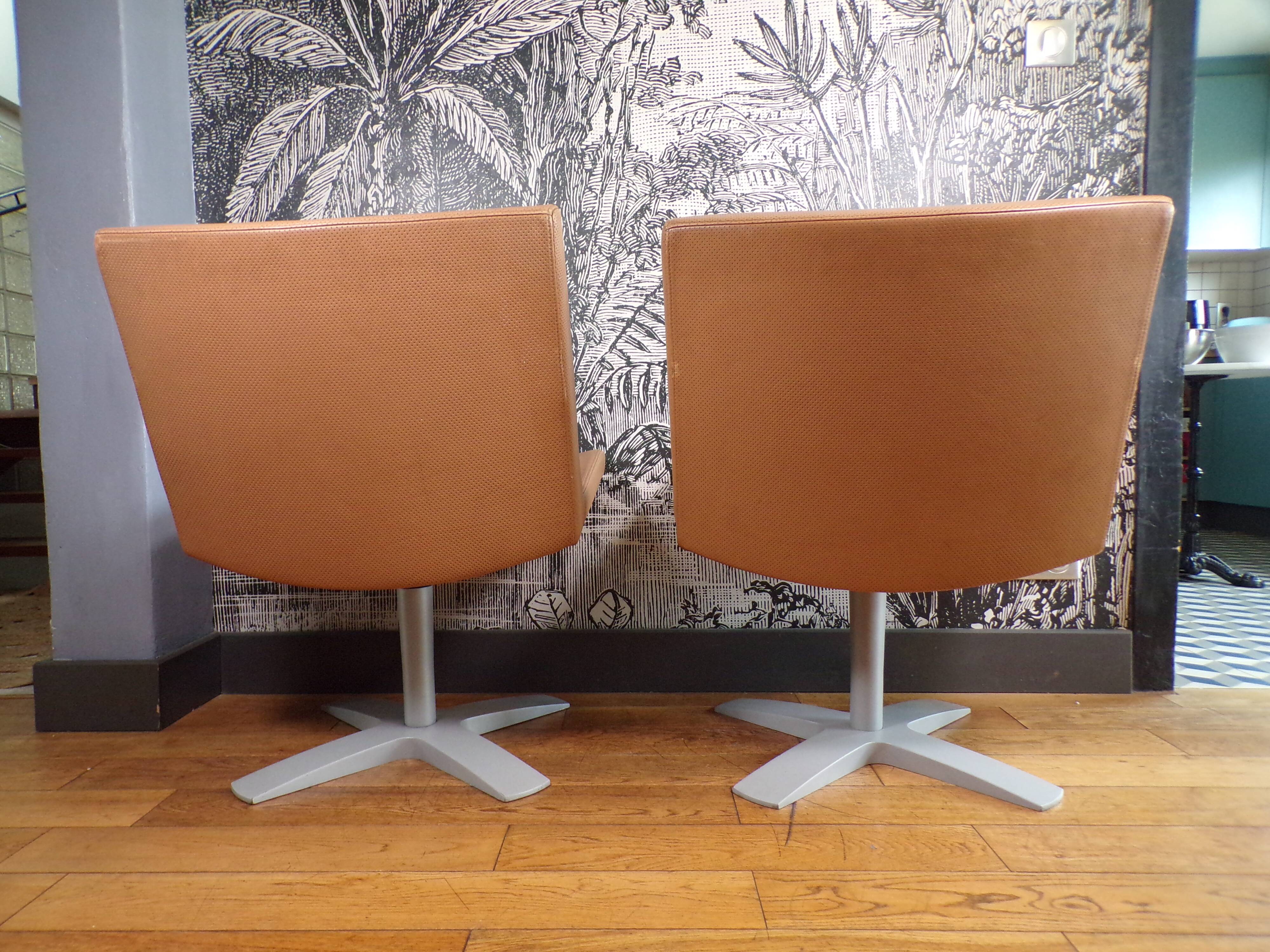 2 fauteuils select largo par harri korhonen pour inno, 2000