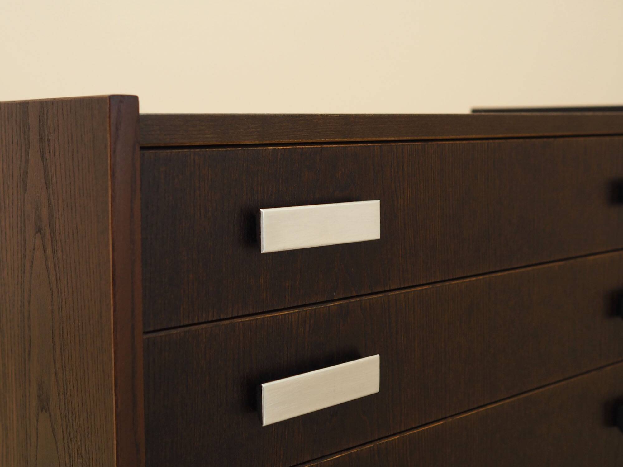 Commode en placage de chêne danois, années 1980