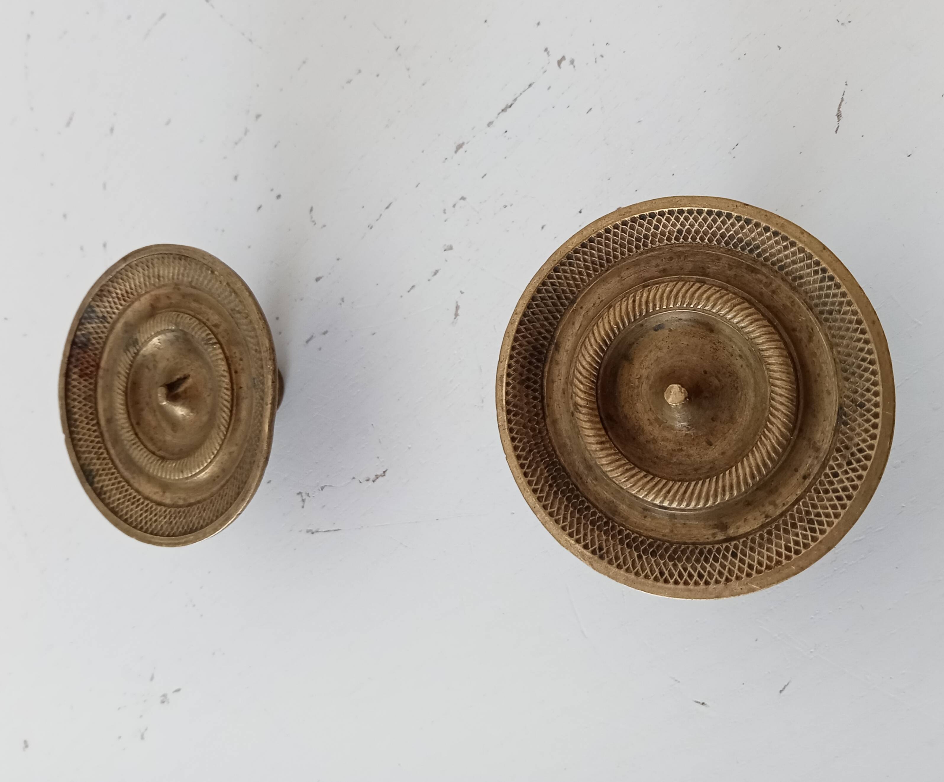 Pair of antique Empire furniture knobs in bronze from the 19th century.
