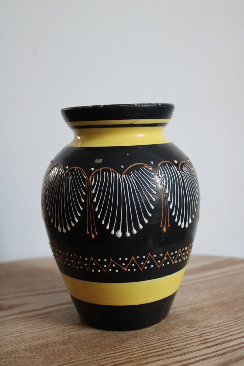 Henriot Quimper vase - Breton earthenware - graphic decoration