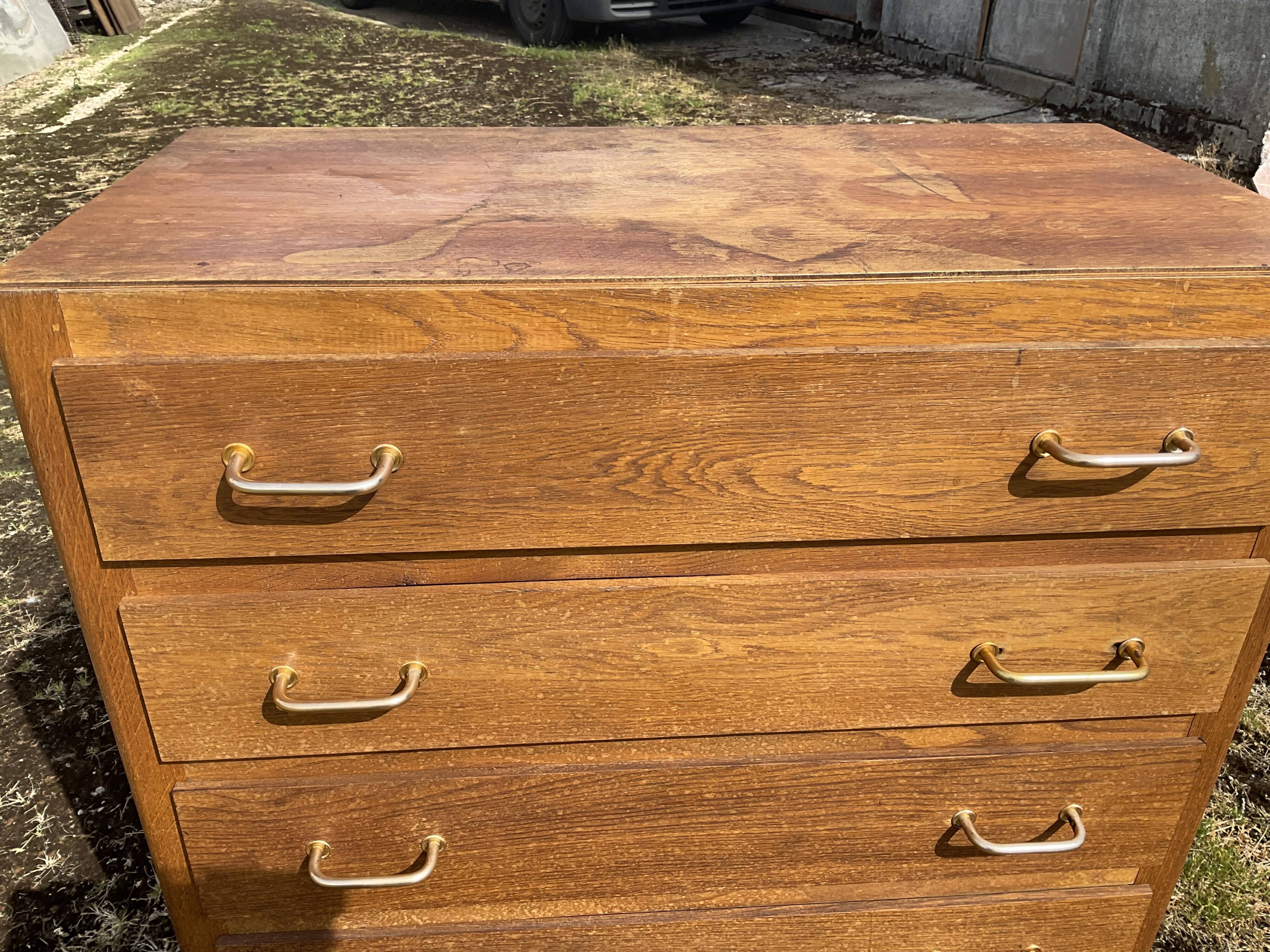 Vintage chest of drawers