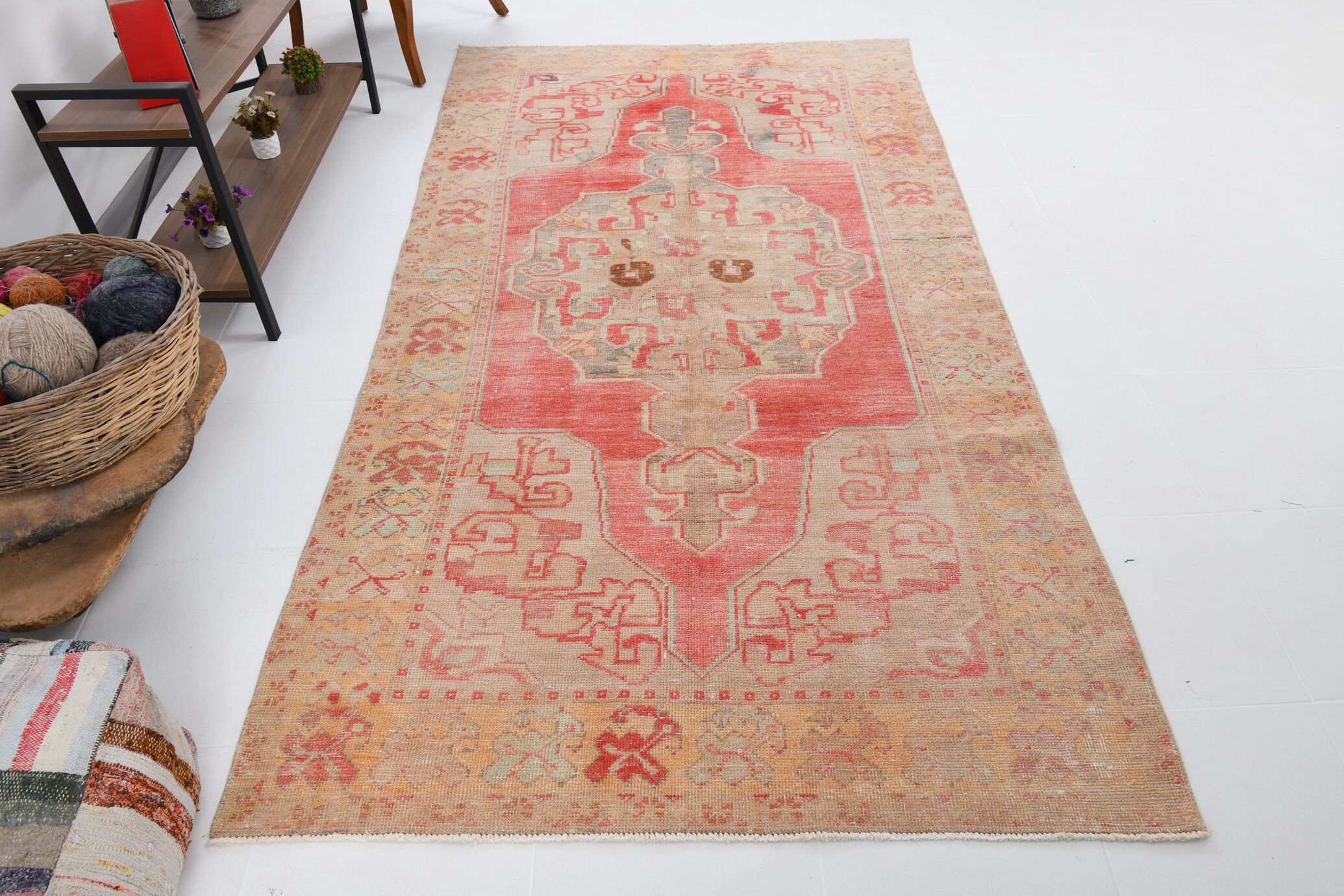 5x9 pale red & tan beige vintage rug 146x279cm