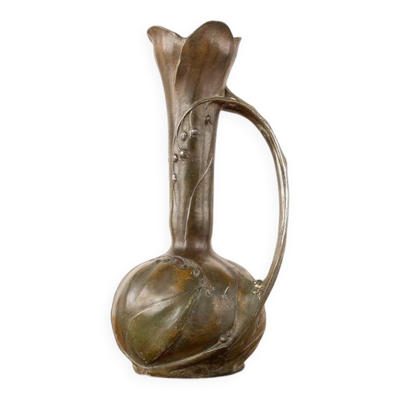 Vase Art-Nouveau en étain massif patiné bronze par Louis Chalon 1910.