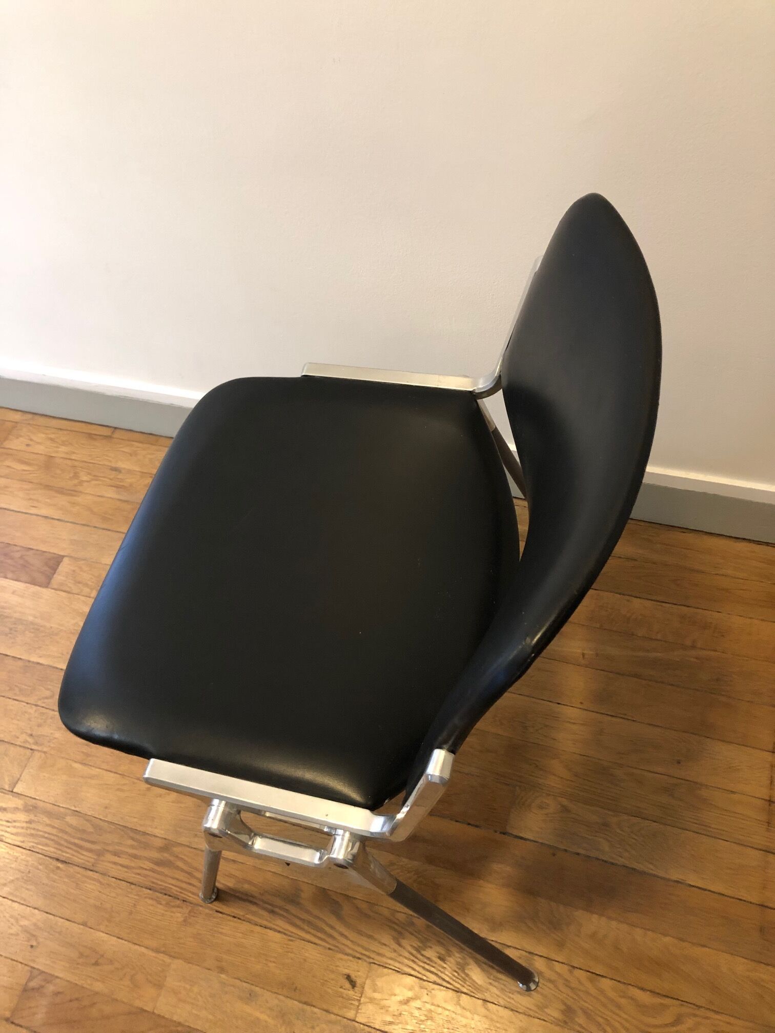 DSC 106 chair Giancarlo Piretti for Castelli