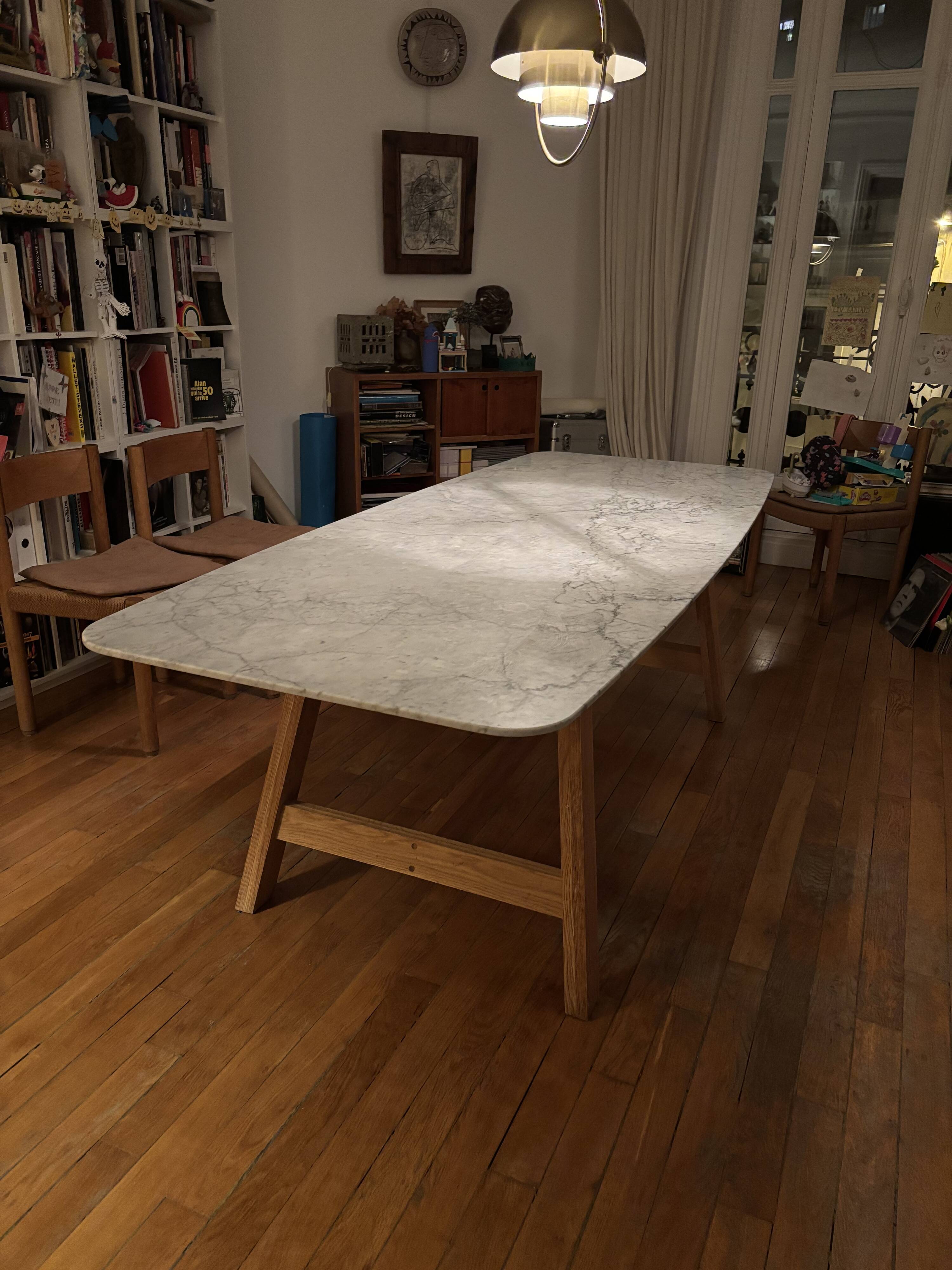 Marble table buondi