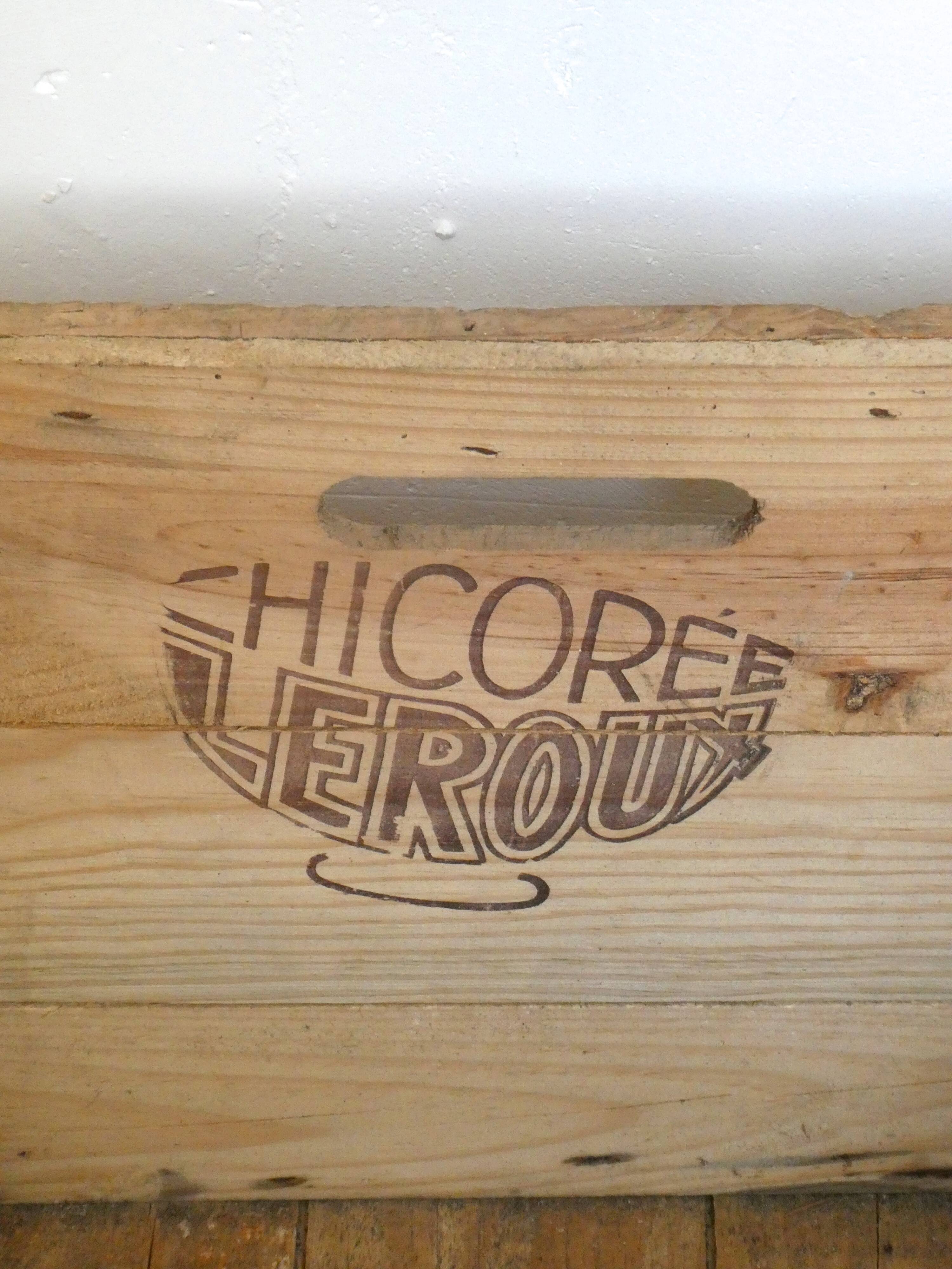 Transport case raw wood to the chicory Leroux