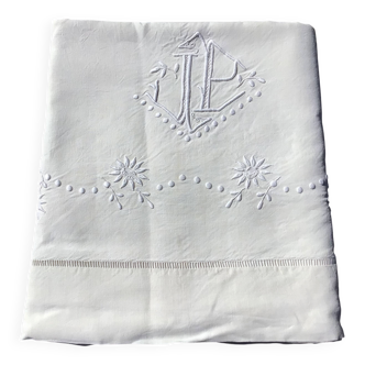 Drape 2 places JP sunflowers and pastilles.