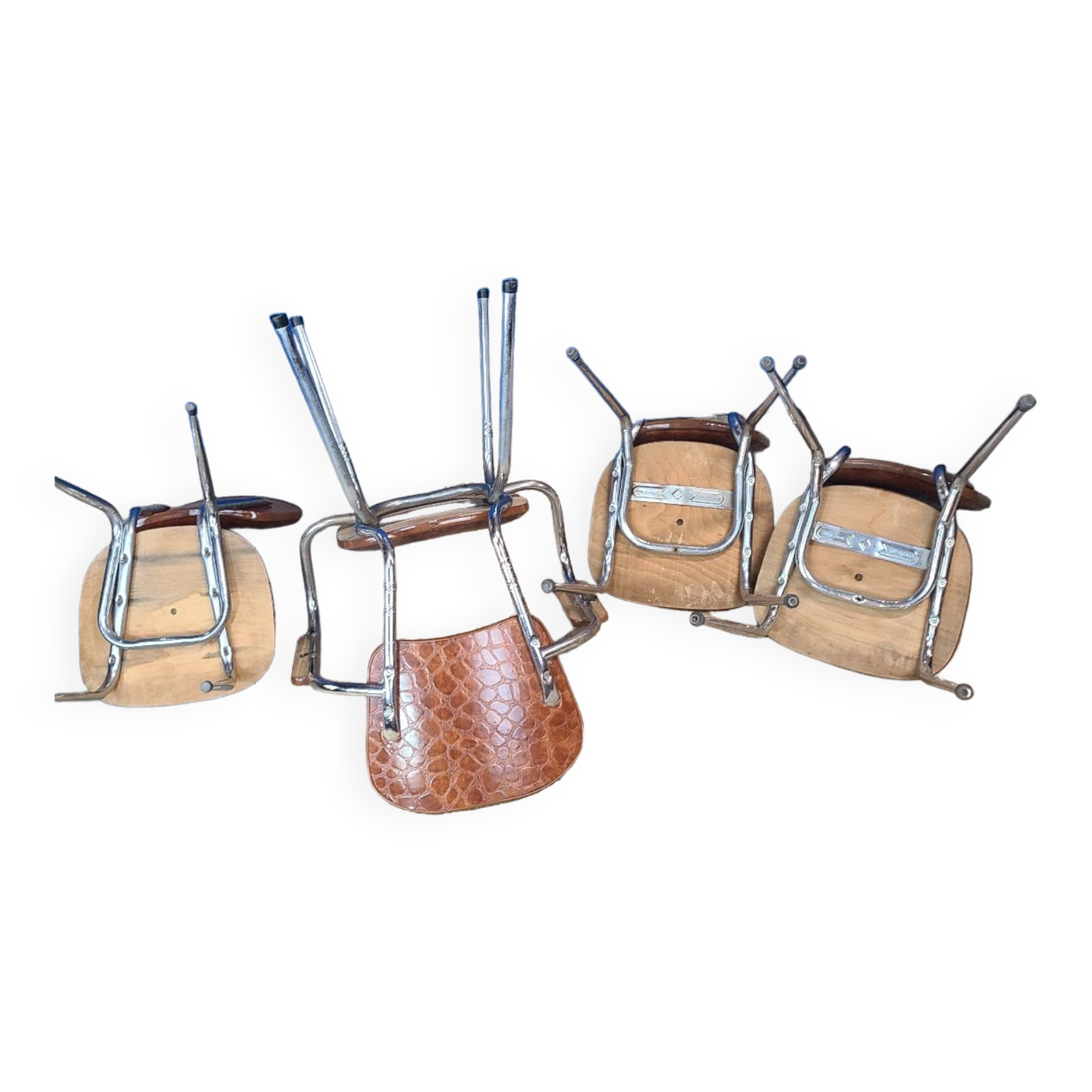 Suite of 4 comfort chairs lux circa 1950