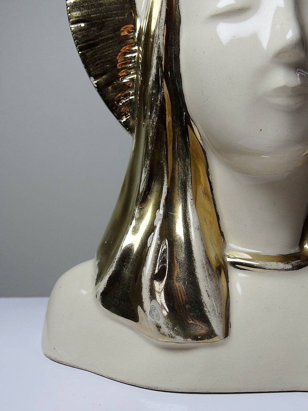 Bust of the Virgin with halo, glazed ceramic, vintage/antique craftsmanship