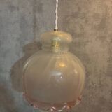 Suspension en verre voilé blanc liseret rose