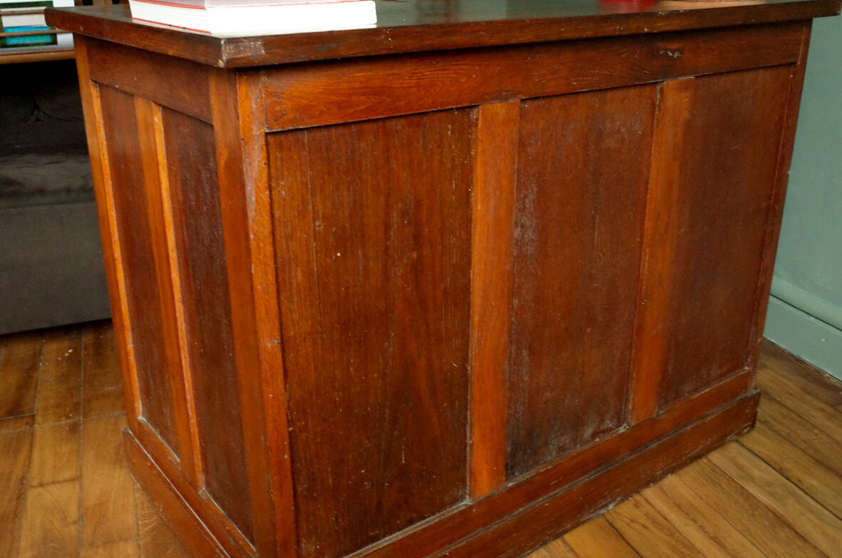 desk of the 40-50