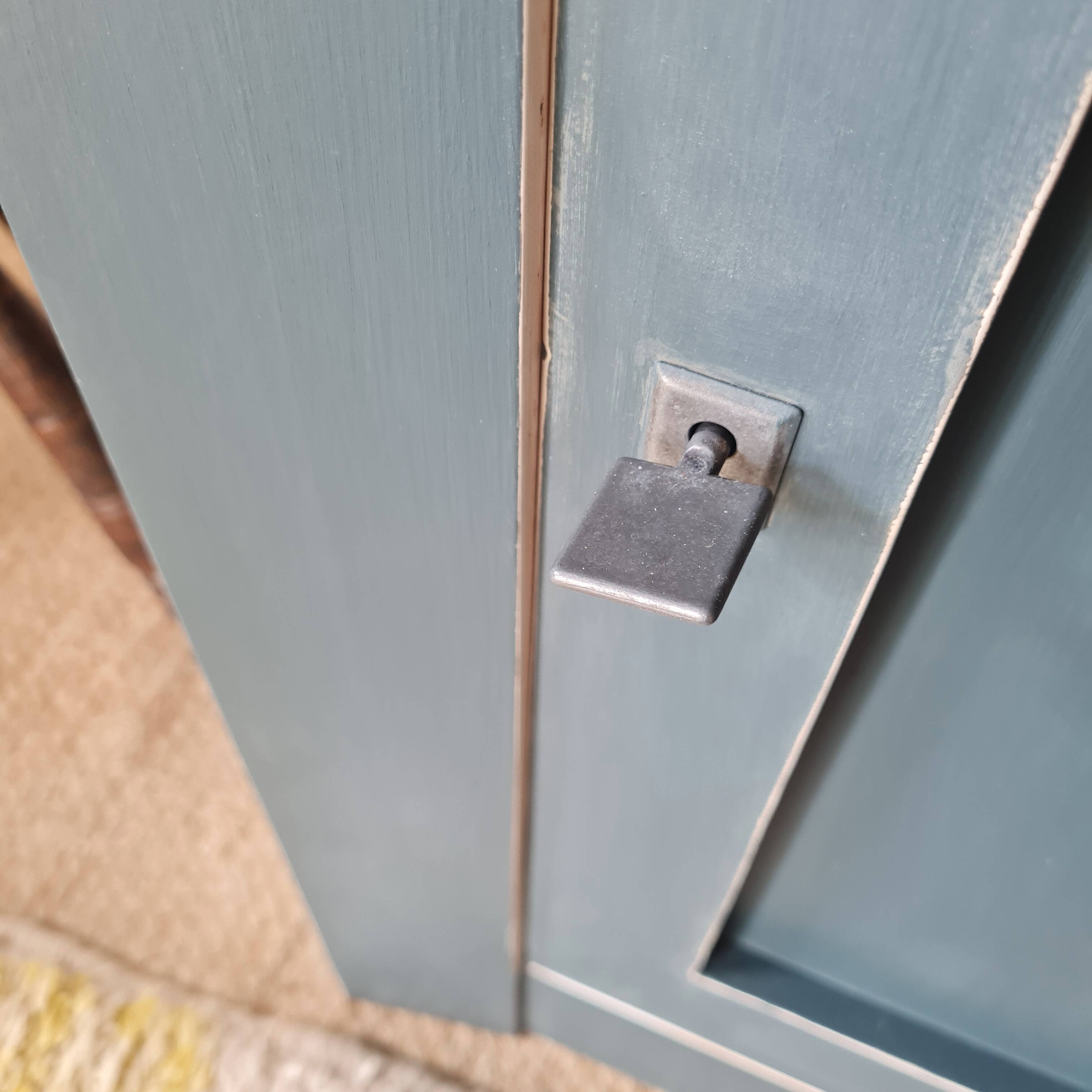 Armoire type parisienne haute étroite – Bleu Paon & Intérieur crème