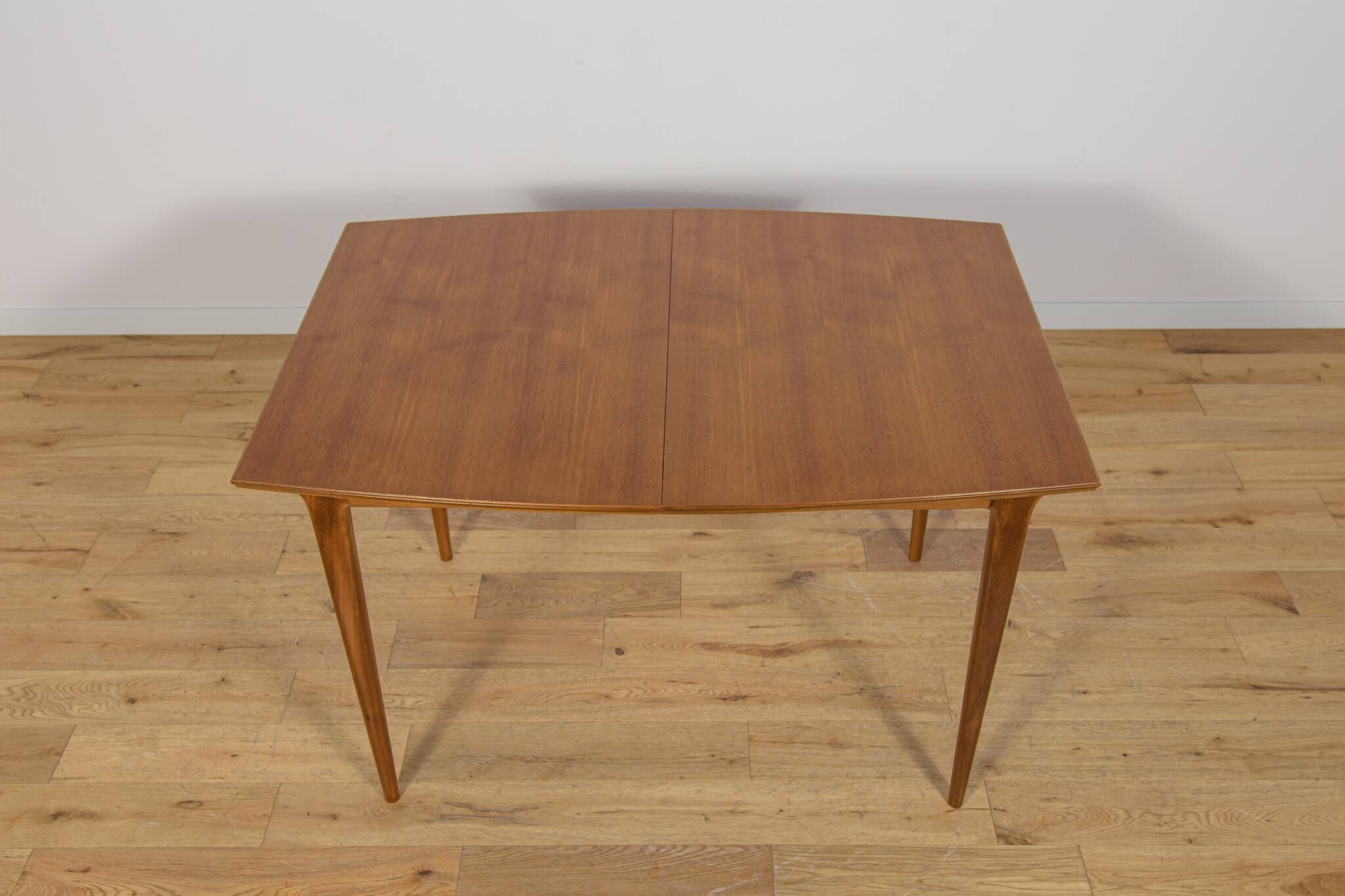 Table à manger extensible en teck du milieu du siècle de McIntosh, Royaume-Uni.