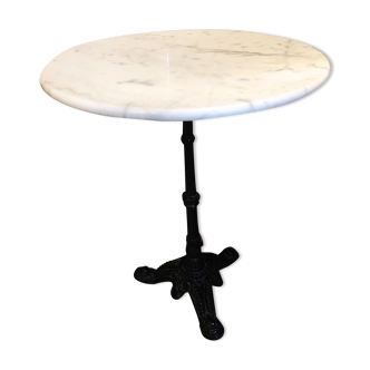 Round bistro table