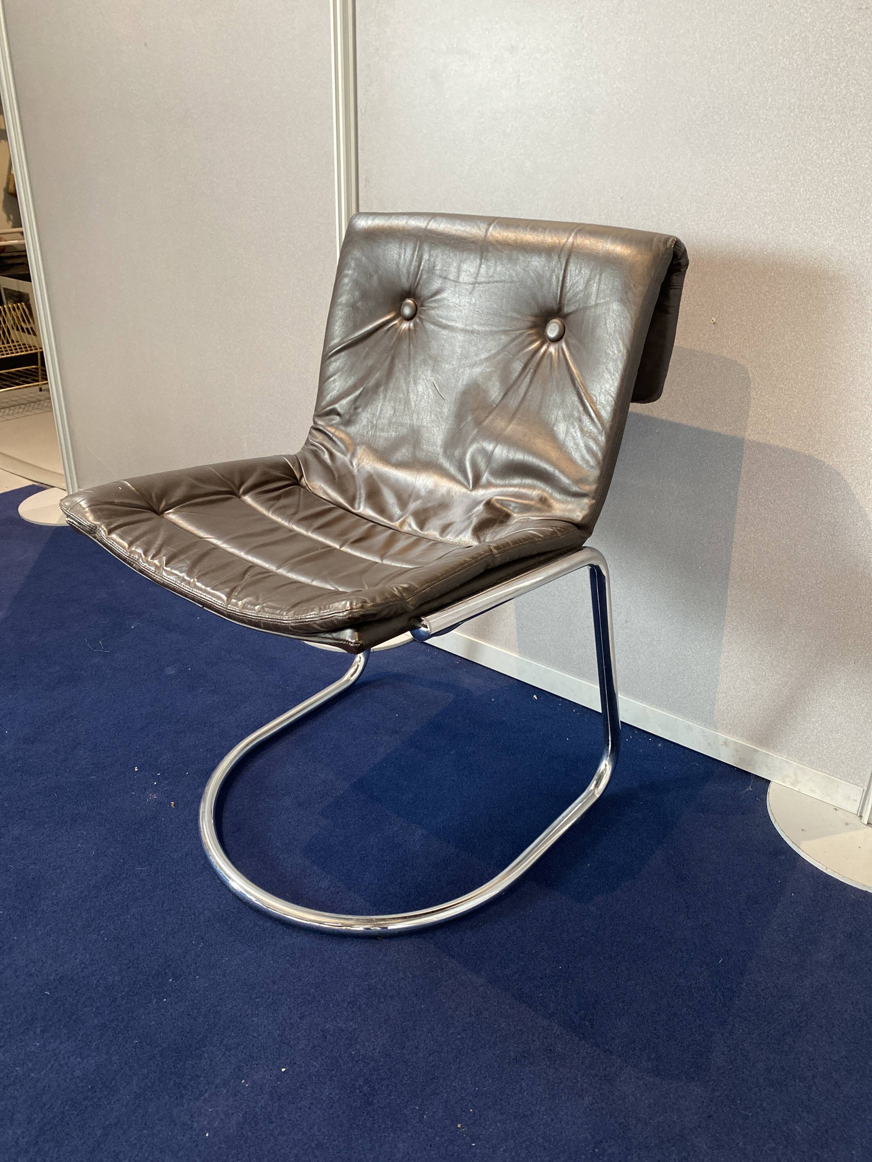 Set of 4 leather and chrome chairs