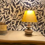 Table lamp with turned base