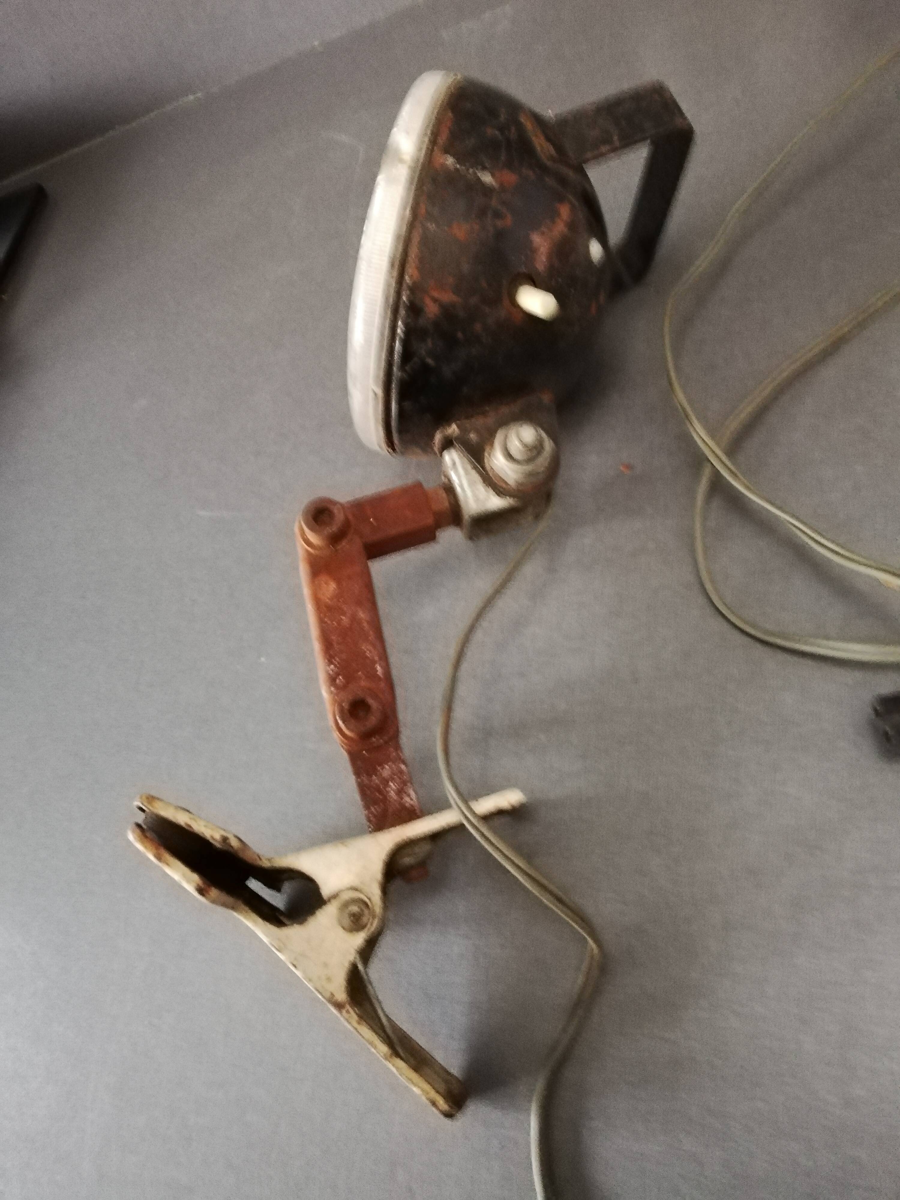 Workshop projector with clamp