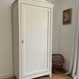 Armoire bonnetière parisienne