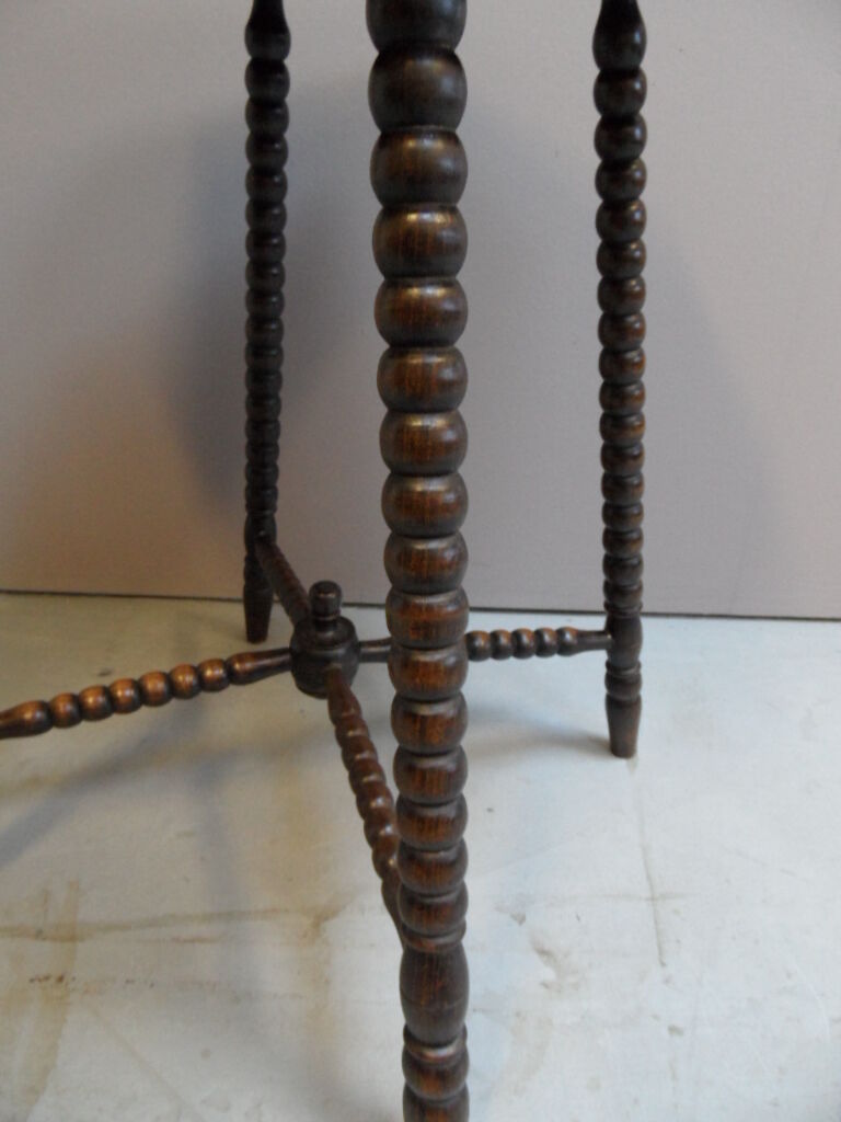 Vintage oak Bobin sidetable