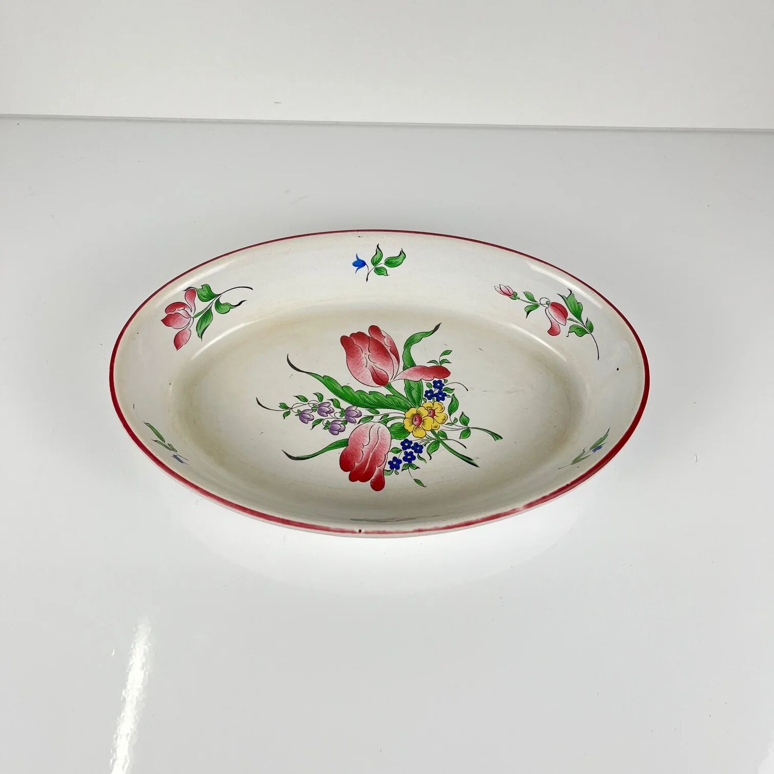 Culinary dish (for oven), Réverbère model by KG Lunéville, tulip pattern.