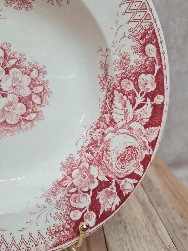Hollow plate Terre de Fer Sarreguemines model Jardinière red