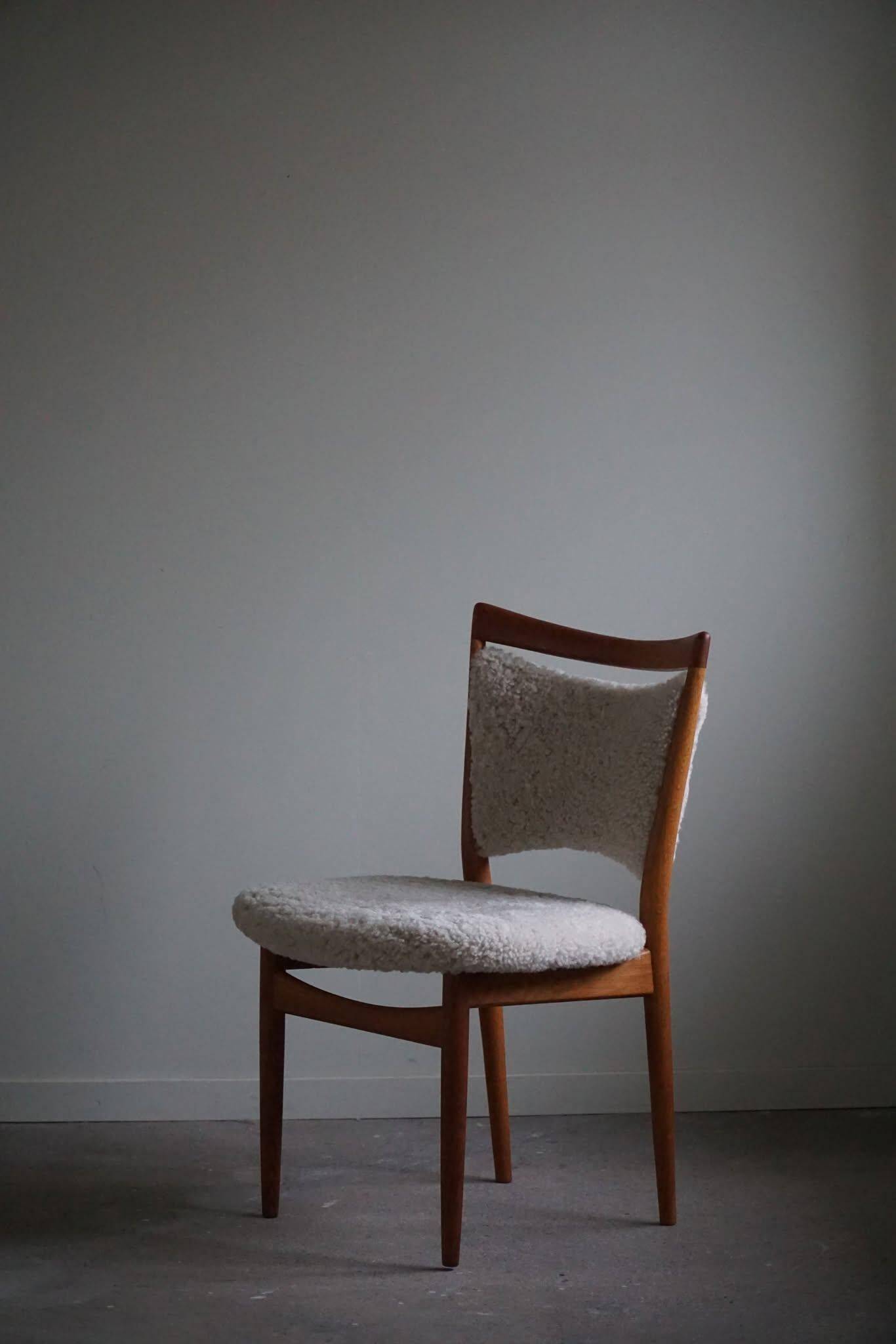 Ensemble de 6 chaises danoises modernes en chêne et laine d'agneau, modèle SW86 par Finn Juhl, 1953