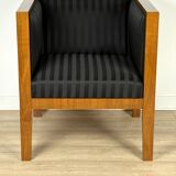 Elegant square-shaped armchair made of natural cherry wood