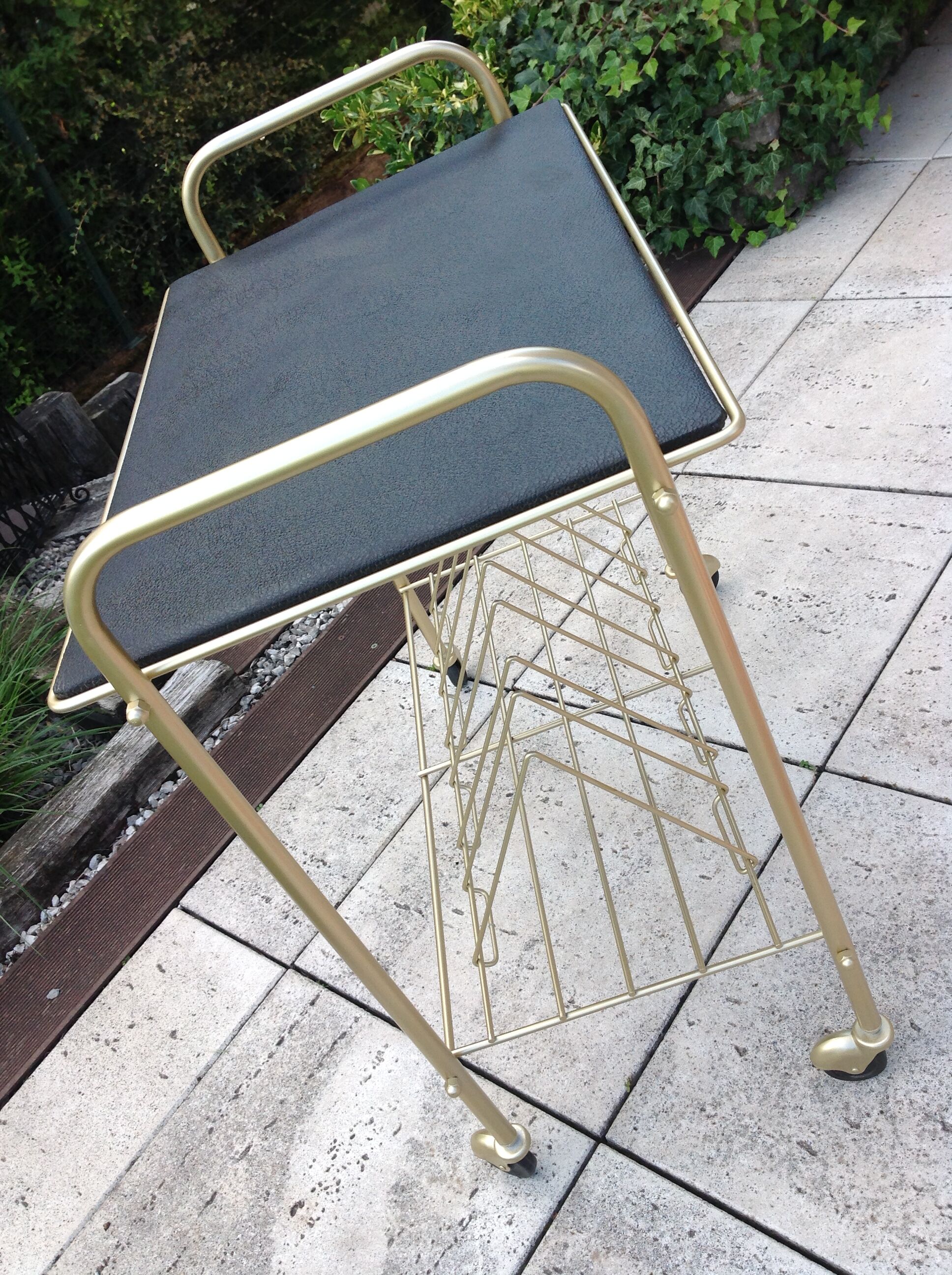 Service vinyl holder