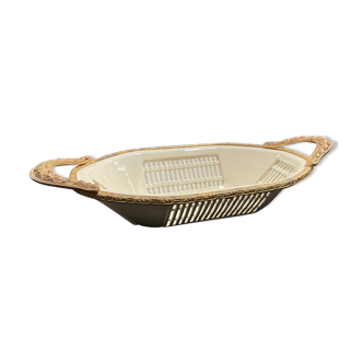 Serrated porcelain dish