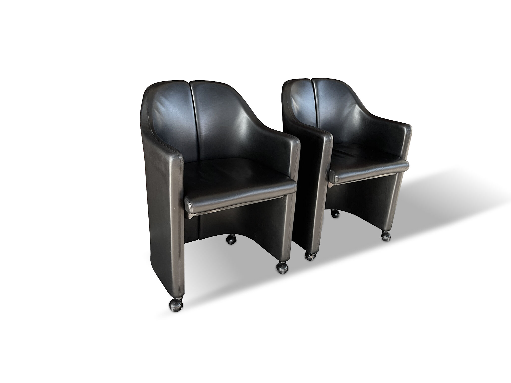 Pair of armchairs "S142" by Eugenio Gerli for Tecno in black leather
