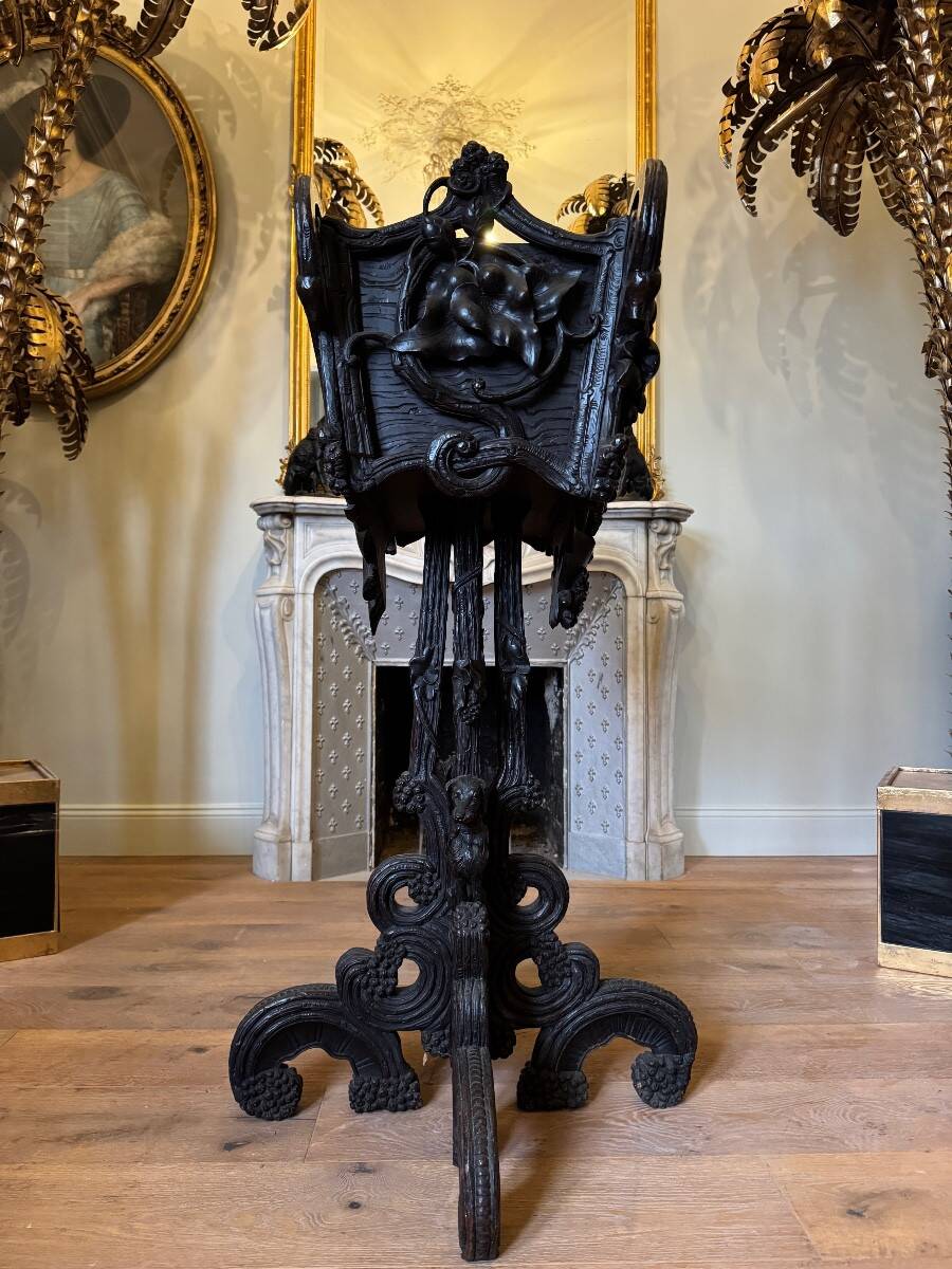 Carved wooden jardinière, Black Forest work, 19th century.