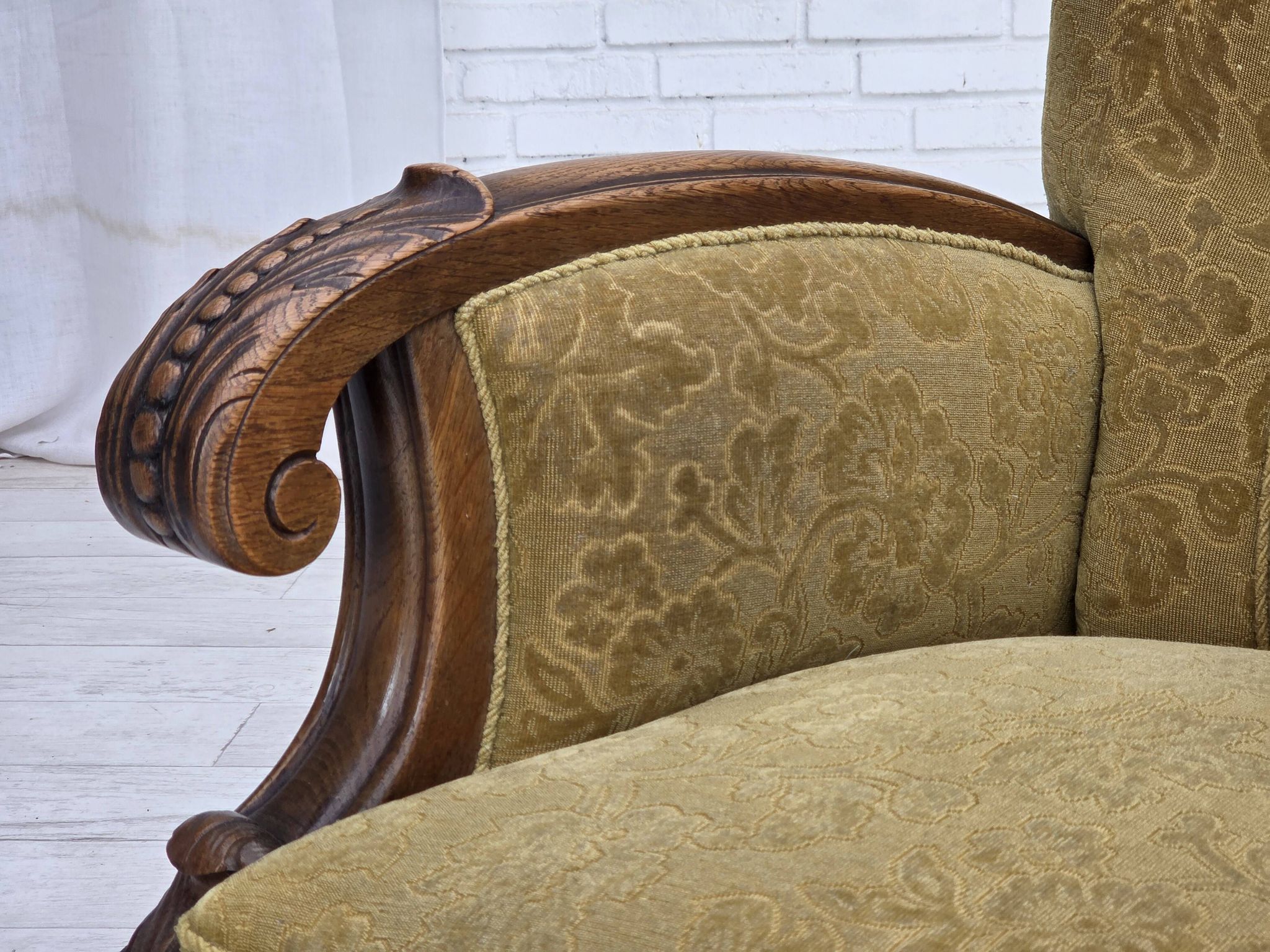 Fauteuil danois à dossier haut, années 1960, laine d'ameublement, bois de chêne massif.